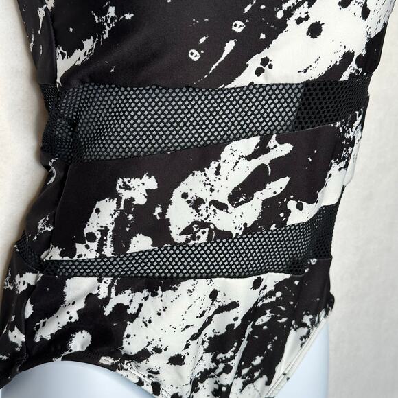NWOT Carmen Marc Valvo One-Shoulder Mesh Cutout Swimsuit Black/White – Size 10 - Picture 6 of 10